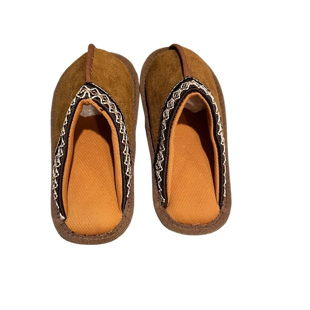 Cozy Brown‎ Faux Suede With Embroidery Slip-On Slippers